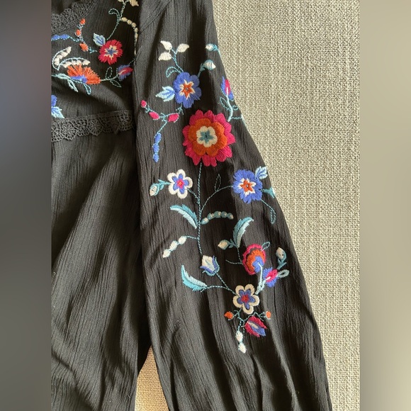 Xhilaration NWOT Black Long Bell Sleeve Blouse Top - Picture 4 of 12